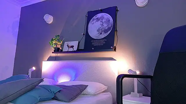 Snapshot of CristalCornner_ chatting on September 24, 8:52 pm CristalCornner online show from September 24, 8:52 pm