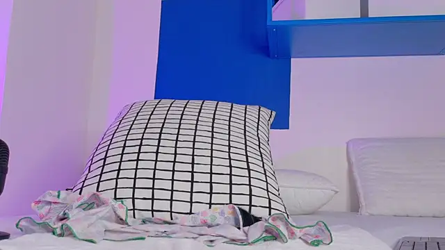 Snapshot of CristalCornner_ chatting on October 8, 9:08 pm CristalCornner online show from October 8, 9:08 pm