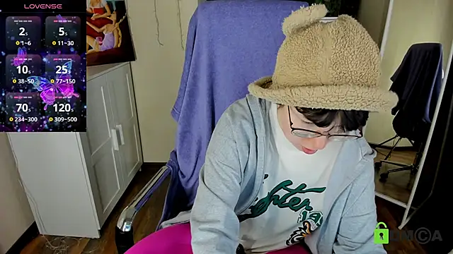 Snapshot of Melissa_Wells chatting on October 12, 9:28 pm Melissa Wells online show from October 12, 9:28 pm