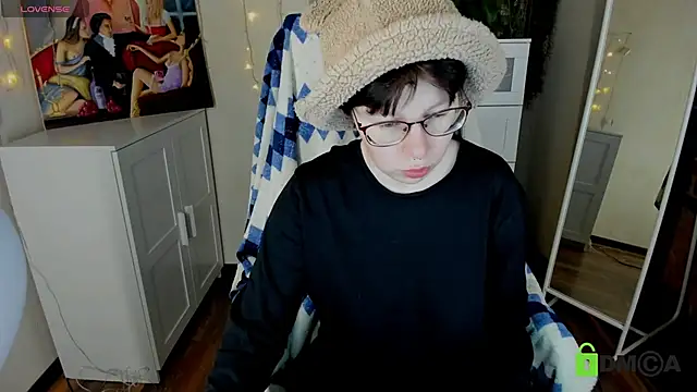 Snapshot of Melissa_Wells chatting on October 19, 3:14 pm Melissa Wells online show from October 19, 3:14 pm