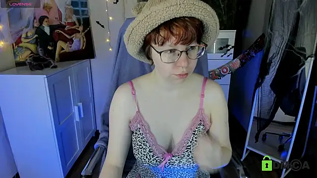 Snapshot of Melissa_Wells chatting on October 30, 4:19 pm Melissa Wells online show from October 30, 4:19 pm