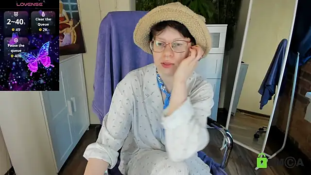 Snapshot of Melissa_Wells chatting on October 8, 7:13 am Melissa Wells online show from October 8, 7:13 am