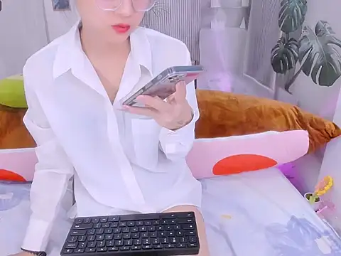 Ly   online show from April 8, 3:41 am