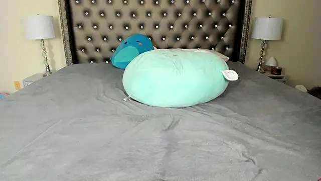 Snapshot of NadiaLyla chatting on October 5, 2:05 am NadiaLyla online show from October 5, 2:05 am