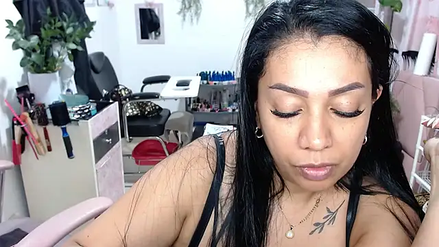 titsbiglovers online show from February 19, 11:25 pm