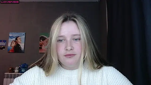 Snapshot of Light_Luna chatting on September 19, 2:49 pm Light Luna online show from September 19, 2:49 pm