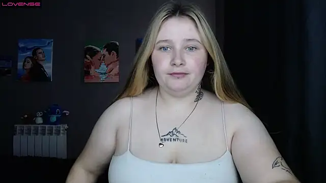 Snapshot of Light_Luna chatting on September 29, 7:02 am Light Luna online show from September 29, 7:02 am