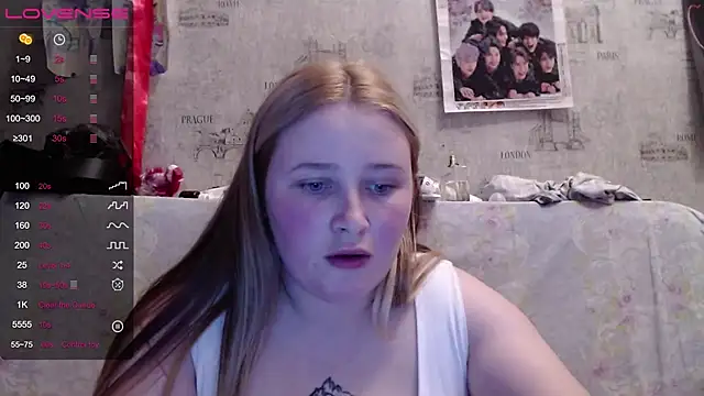 Snapshot of Light_Luna chatting on October 28, 2:56 pm Light Luna online show from October 28, 2:56 pm