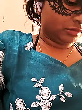 Snapshot of FANTASY_QUEEN_07 chatting on October 7, 7:51 pm FANTASY QUEEN 07 online show from October 7, 7:51 pm