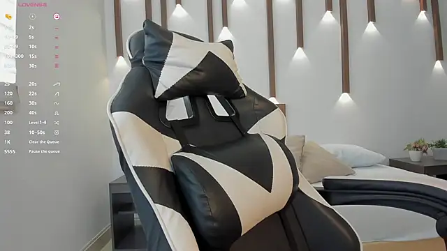 megan cooper28 online show from December 1, 7:05 pm