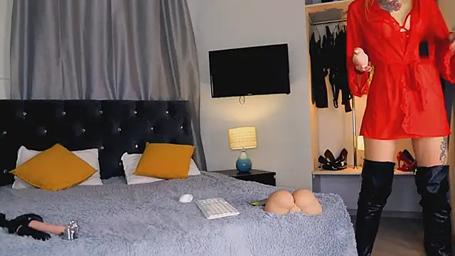 InvitingTina online show from February 7, 7:12 am