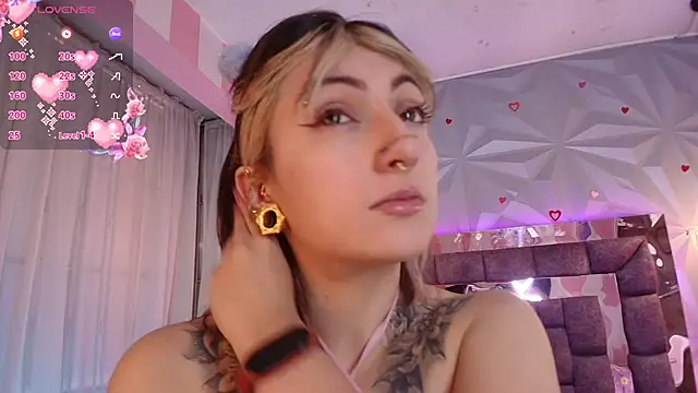 Snapshot of Candy_morgan412 chatting on September 18, 12:15 pm Candy morgan412 online show from September 18, 12:15 pm