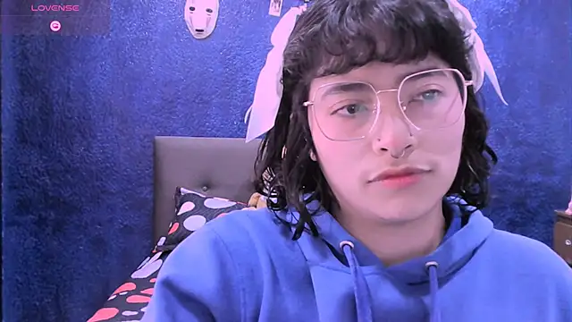 NinaYellow online show from November 21, 1:02 pm