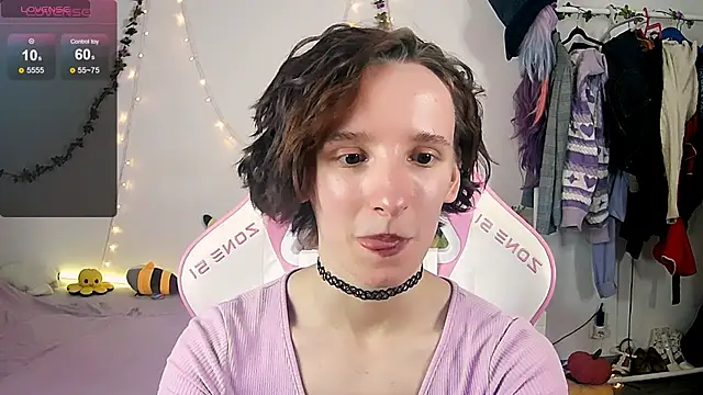 Violet Veliya online show from October 14, 3:58 pm