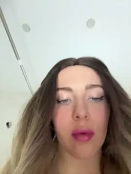 Snapshot of -SweetDi- chatting on October 27, 6:24 pm -SweetDi- online show from October 27, 6:24 pm