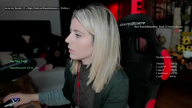 Lisaonthemoon online show from October 5, 7:30 pm