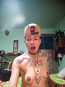 Snapshot of real_fenix chatting on October 4, 6:56 pm real fenix online show from October 4, 6:56 pm