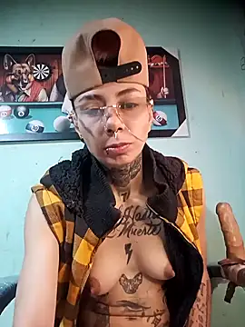 Snapshot of real_fenix chatting on October 3, 4:56 pm real fenix online show from October 3, 4:56 pm