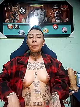 Snapshot of real_fenix chatting on October 21, 10:03 pm real fenix online show from October 21, 10:03 pm