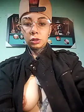 Snapshot of real_fenix chatting on September 19, 10:53 pm real fenix online show from September 19, 10:53 pm