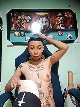 Snapshot of real_fenix chatting on October 30, 7:26 pm real fenix online show from October 30, 7:26 pm