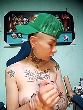 Snapshot of real_fenix chatting on October 25, 2:08 am real fenix online show from October 25, 2:08 am