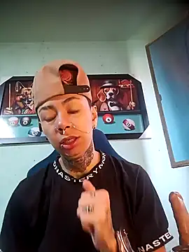 Snapshot of real_fenix chatting on October 7, 2:21 pm real fenix online show from October 7, 2:21 pm