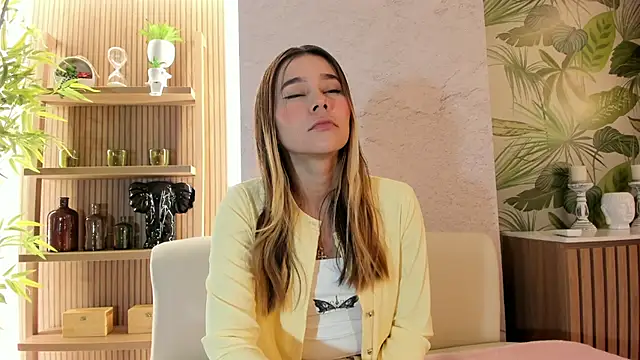 Lezy  online show from November 28, 7:50 pm