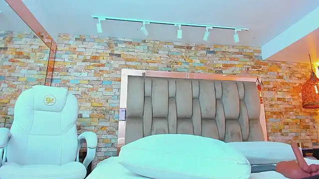 Snapshot of karla_dunn chatting on September 18, 9:02 pm karla dunn online show from September 18, 9:02 pm