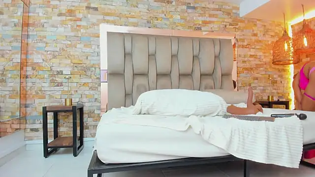 karla dunn online show from March 8, 2:04 am