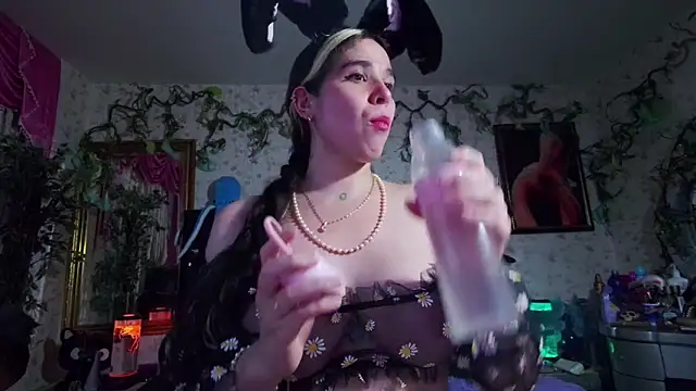 Snapshot of Elizabeth77_ chatting on November 1, 9:30 pm Elizabeth77 online show from November 1, 9:30 pm