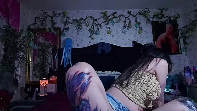 Snapshot of Elizabeth77_ chatting on October 9, 10:19 am Elizabeth77 online show from October 9, 10:19 am