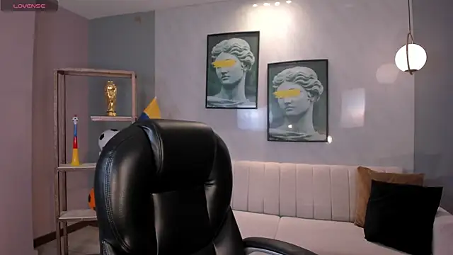 PaulinaSantos  online show from June 18, 8:25 pm