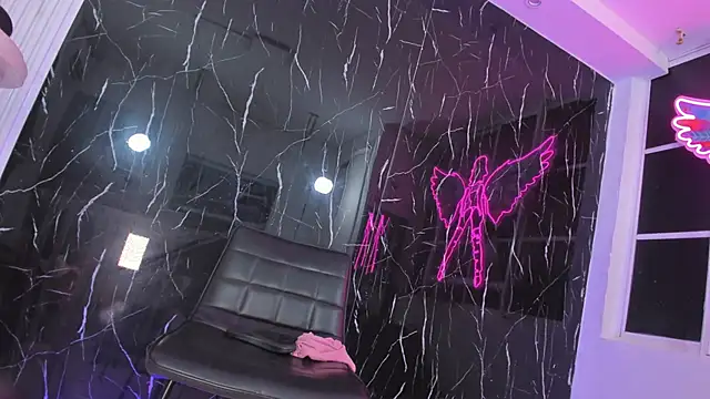 Mell Saenz online show from October 31, 11:53 pm