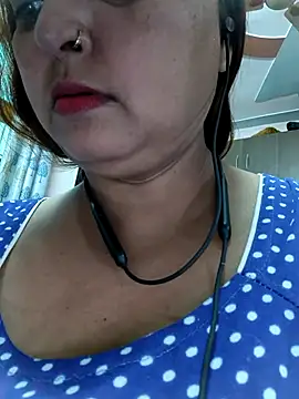 Snapshot of Dianaa9 chatting on October 5, 8:19 am Dianaa9 online show from October 5, 8:19 am