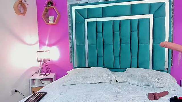 Snapshot of LORENSCOLLINS chatting on September 29, 8:25 pm LORENSCOLLINS online show from September 29, 8:25 pm