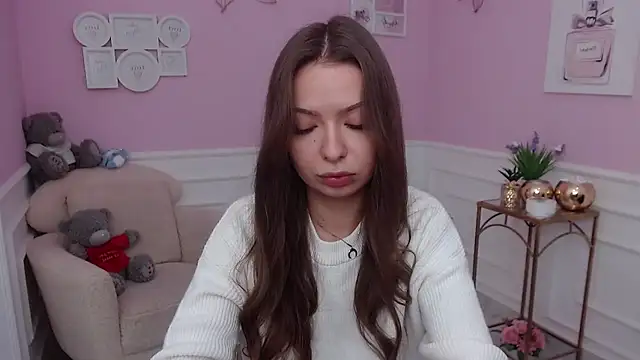 LucySkilar online show from November 6, 5:24 am