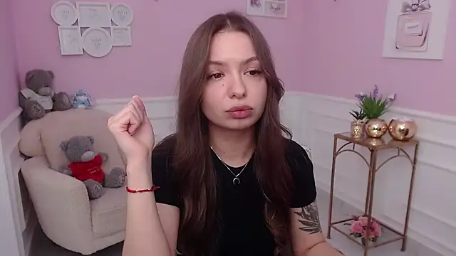 LucySkilar online show from October 21, 4:38 am