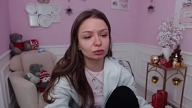 LucySkilar online show from January 6, 6:39 am