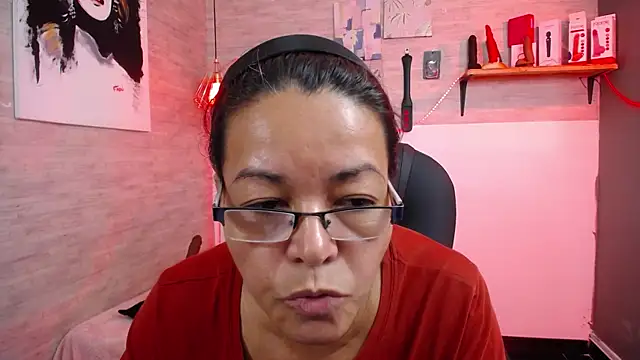 Snapshot of MaturePure chatting on October 29, 9:06 pm MaturePure online show from October 29, 9:06 pm