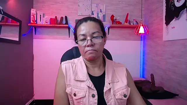 Snapshot of MaturePure chatting on October 26, 8:37 pm MaturePure online show from October 26, 8:37 pm