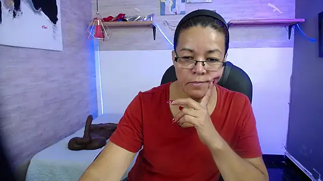 Snapshot of MaturePure chatting on October 16, 9:28 pm MaturePure online show from October 16, 9:28 pm