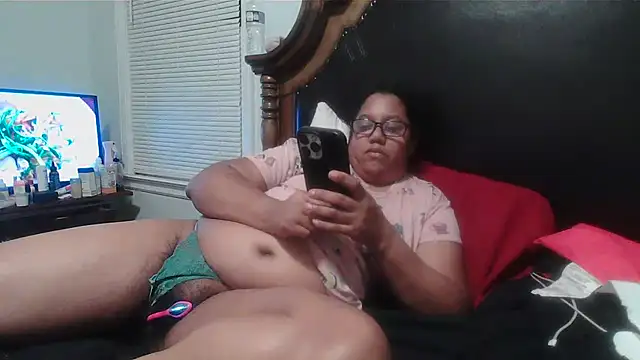 ebonyred online show from February 11, 3:30 am