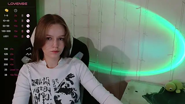 amelia sweeti online show from October 11, 8:00 pm