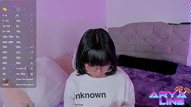 Snapshot of arysUwU chatting on September 24, 1:37 am arysUwU online show from September 24, 1:37 am