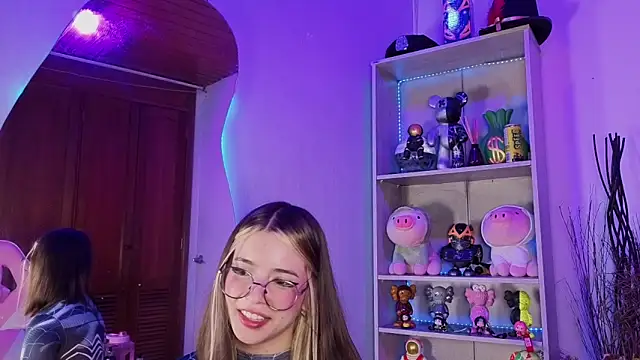 Snapshot of EmilyMiller_ chatting on October 10, 6:02 pm EmilyMiller  online show from October 10, 6:02 pm