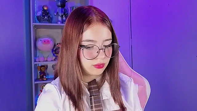 Snapshot of EmilyMiller_ chatting on October 30, 4:30 pm EmilyMiller  online show from October 30, 4:30 pm