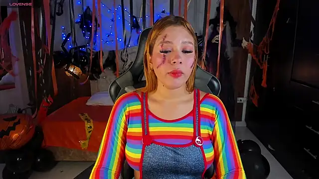 Snapshot of mia_18v chatting on October 28, 5:41 pm mia 18v online show from October 28, 5:41 pm