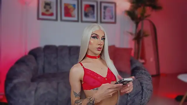 Taylor  foxxx online show from September 23, 6:00 am