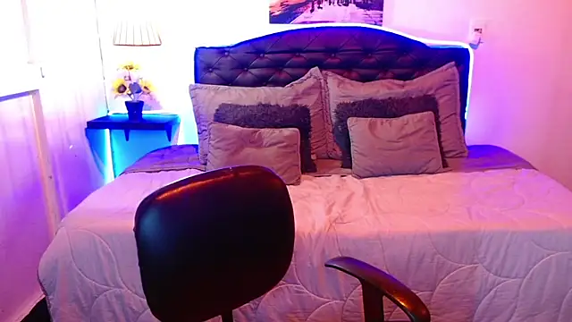 Snapshot of Dominik_girl chatting on October 30, 9:38 pm Dominik girl online show from October 30, 9:38 pm